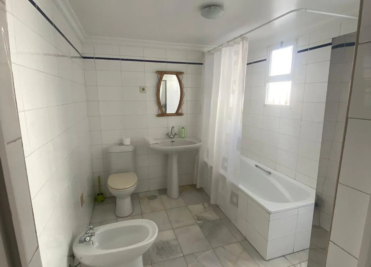 Habitaciones En Casa Residencial Cercana Al Centro Historico De 말라가 0*,  스페인