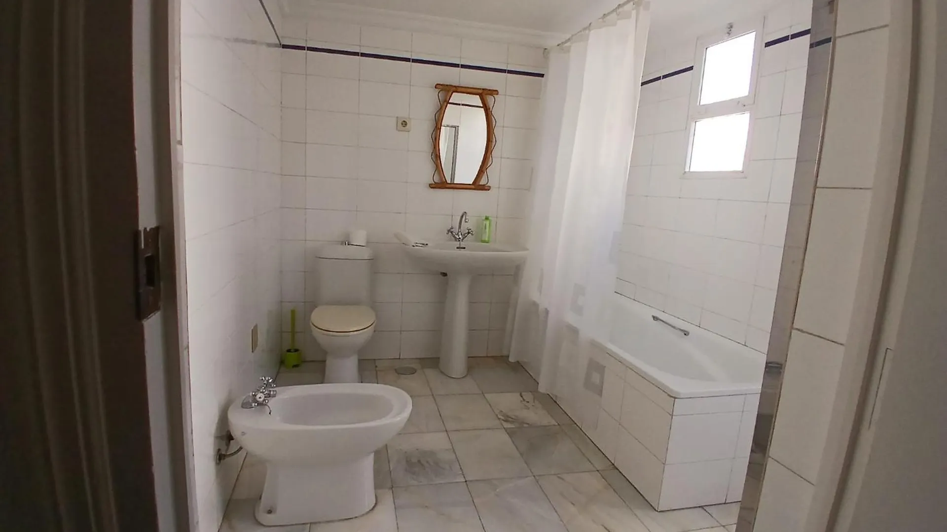 Habitaciones En Casa Residencial Cercana Al Centro Historico De Malaga Homestay