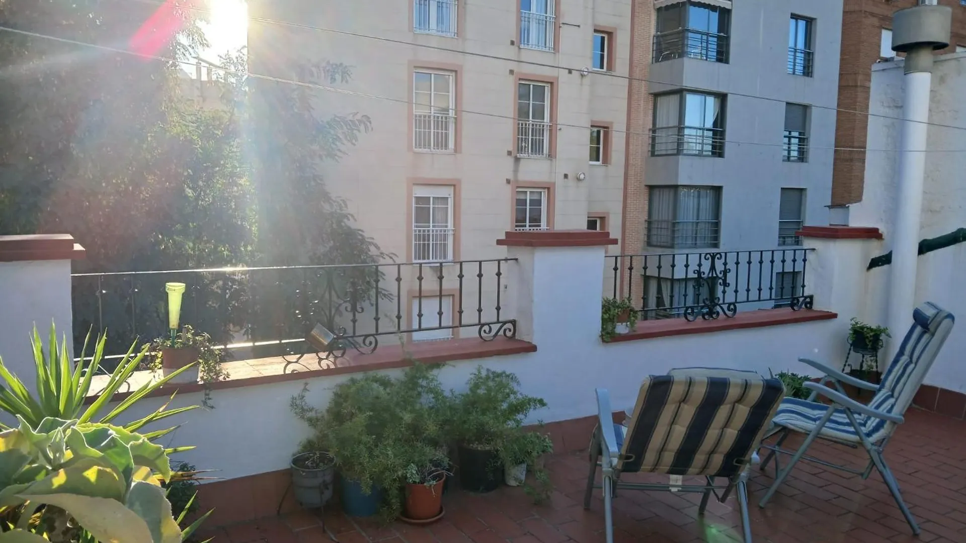 Homestay Habitaciones En Casa Residencial Cercana Al Centro Historico De Malaga